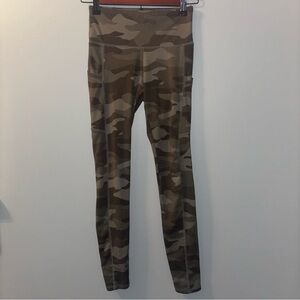 Women's XS Wild Fable (Target) Camouflage Leggings